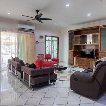 Gunung View Homestay 10 To 12 Pax Near Sunway Tambun Ипох Екстериор снимка