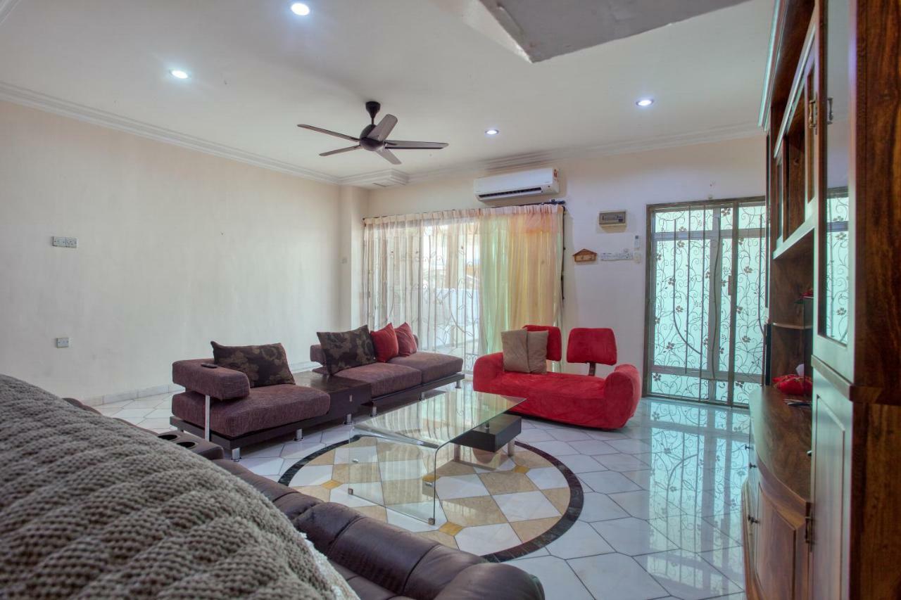 Gunung View Homestay 10 To 12 Pax Near Sunway Tambun Ипох Екстериор снимка