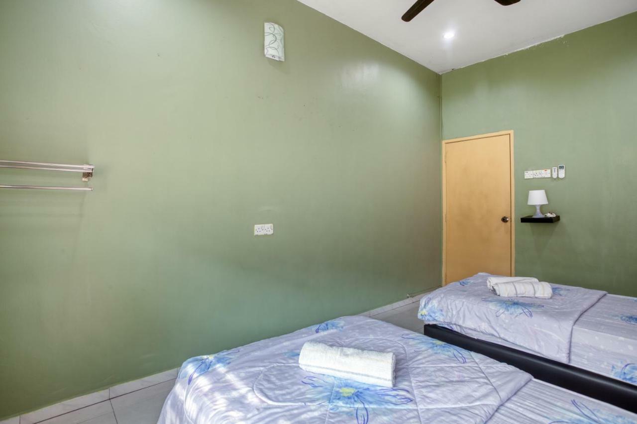 Gunung View Homestay 10 To 12 Pax Near Sunway Tambun Ипох Екстериор снимка