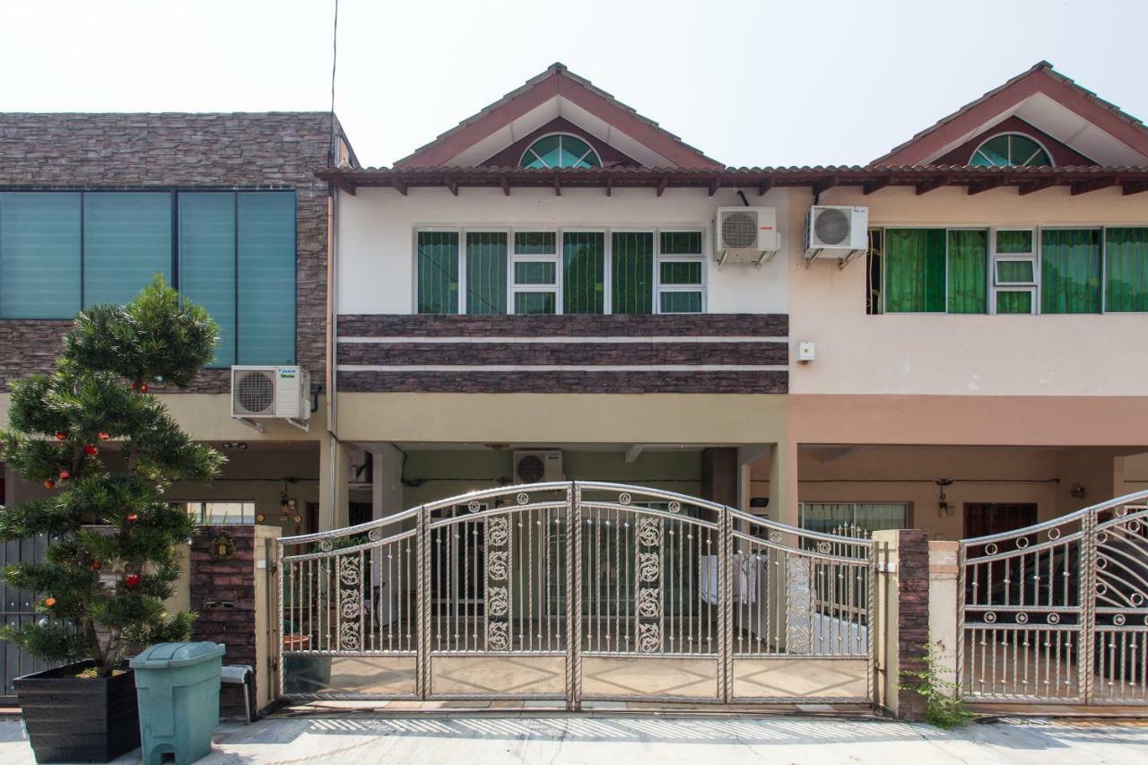 Gunung View Homestay 10 To 12 Pax Near Sunway Tambun Ипох Екстериор снимка